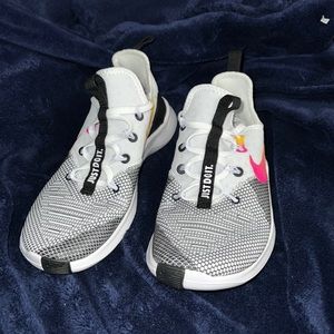 Nike women’s Free TR8